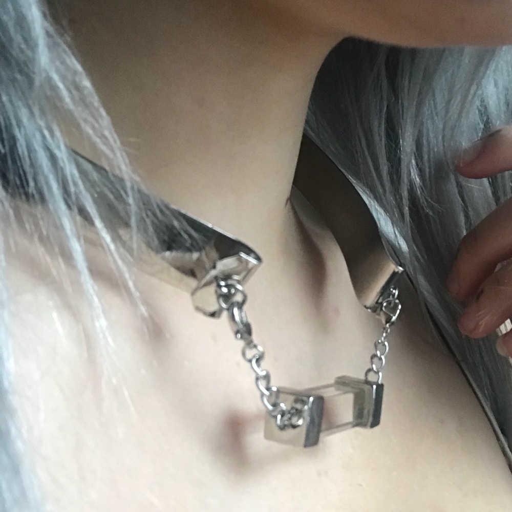 Crystal choker